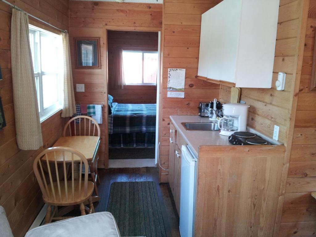 Steamboat Mountain Chalets Spillimacheen Quarto foto
