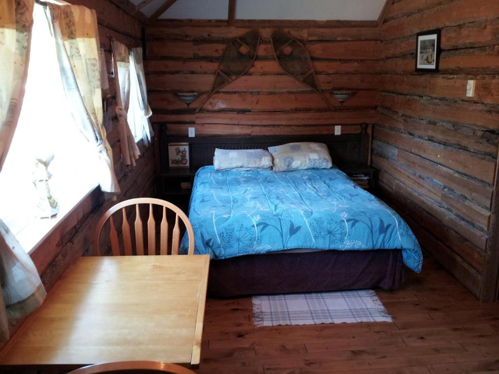 Steamboat Mountain Chalets Spillimacheen Quarto foto