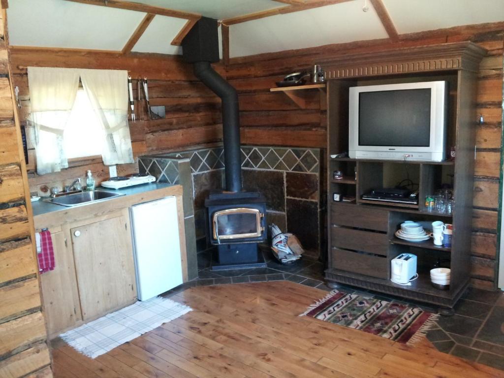 Steamboat Mountain Chalets Spillimacheen Quarto foto