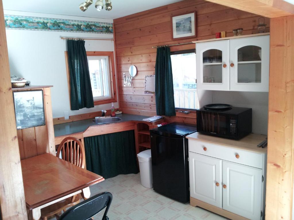 Steamboat Mountain Chalets Spillimacheen Quarto foto