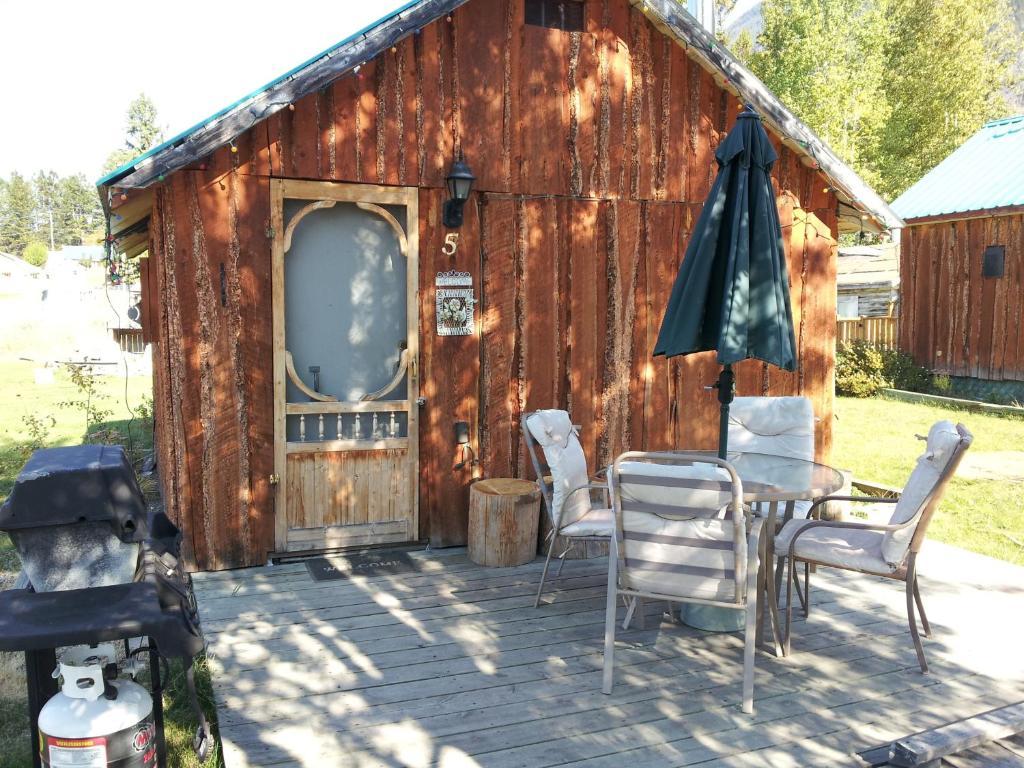 Steamboat Mountain Chalets Spillimacheen Exterior foto