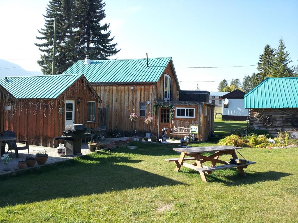 Steamboat Mountain Chalets Spillimacheen Exterior foto