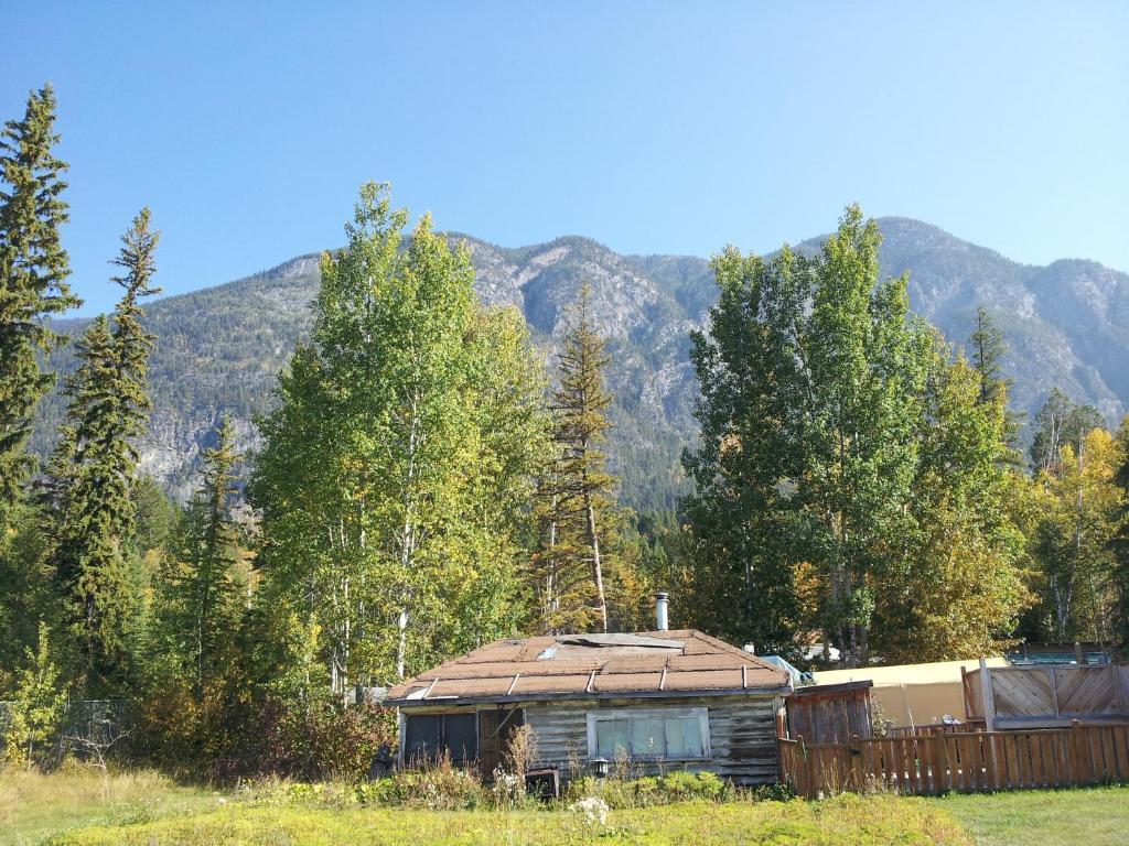 Steamboat Mountain Chalets Spillimacheen Exterior foto