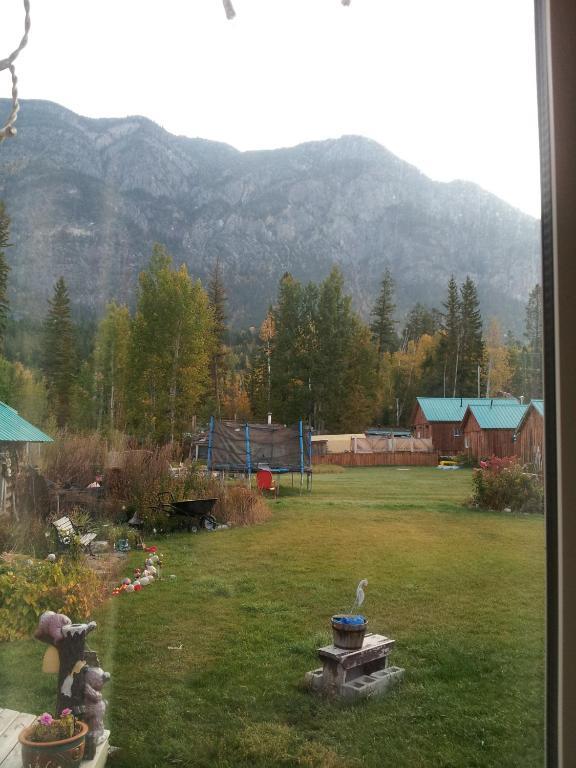 Steamboat Mountain Chalets Spillimacheen Exterior foto